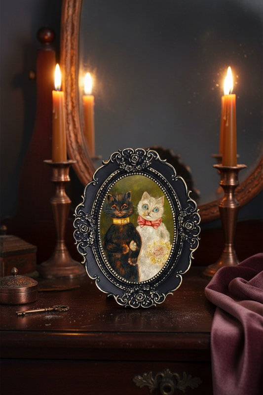 Vintage Oval Cat Picture Frame
